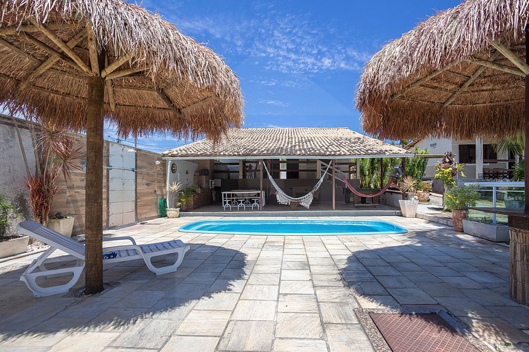 Beautiful ranch with lake and sea view in Maricá