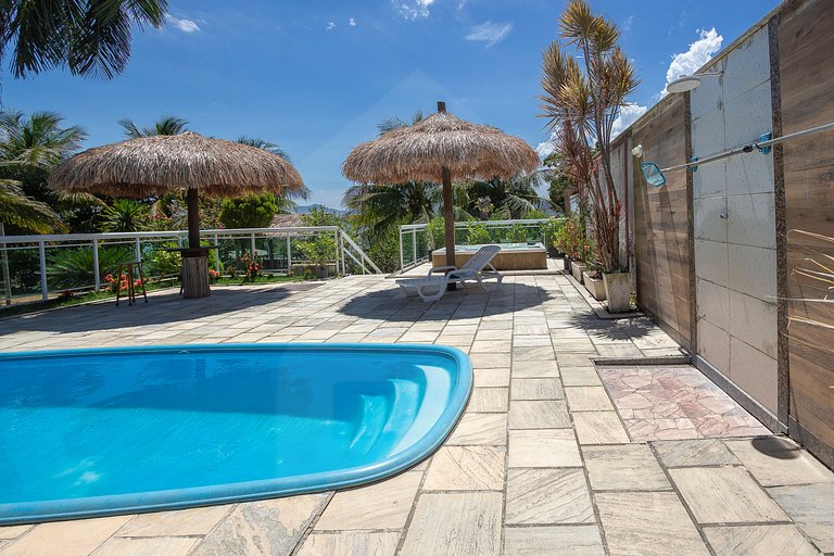 Beautiful ranch with lake and sea view in Maricá