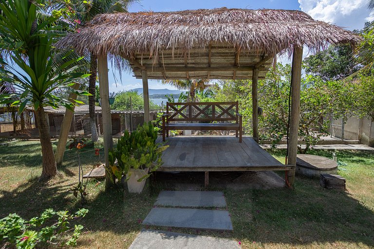 sitio con vista a la laguna y al mar en Maricá