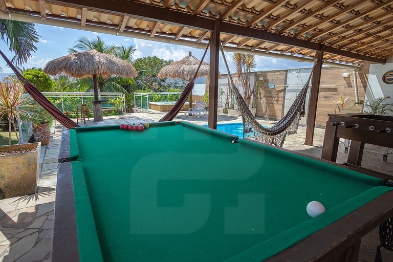 Beautiful ranch with lake and sea view in Maricá