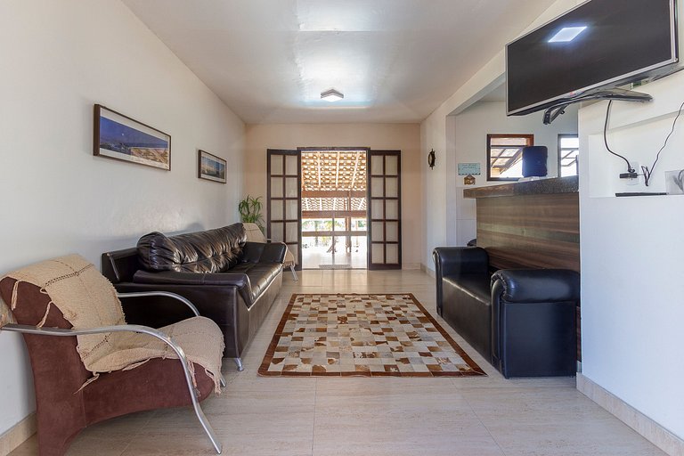 Beautiful ranch with lake and sea view in Maricá