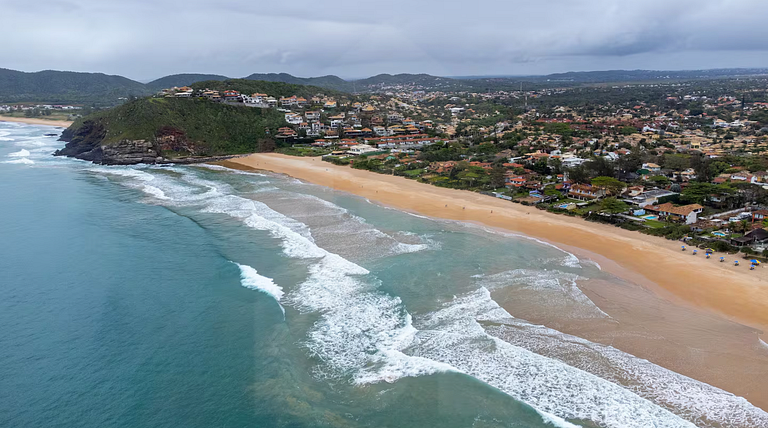 Vista da Praia de Geribá com piscina, Búzios | Haelo