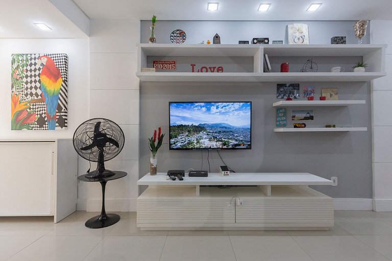 Moderno em Copacabana, Perto da Praia