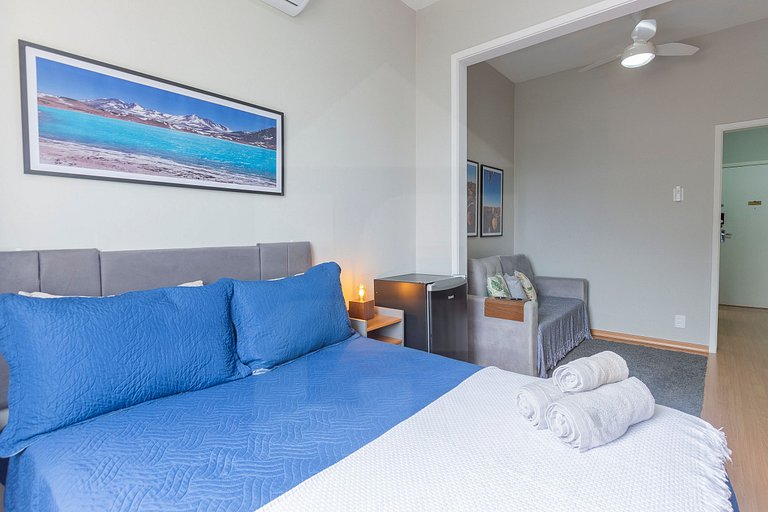 Charming Studio with Side View of the Beach