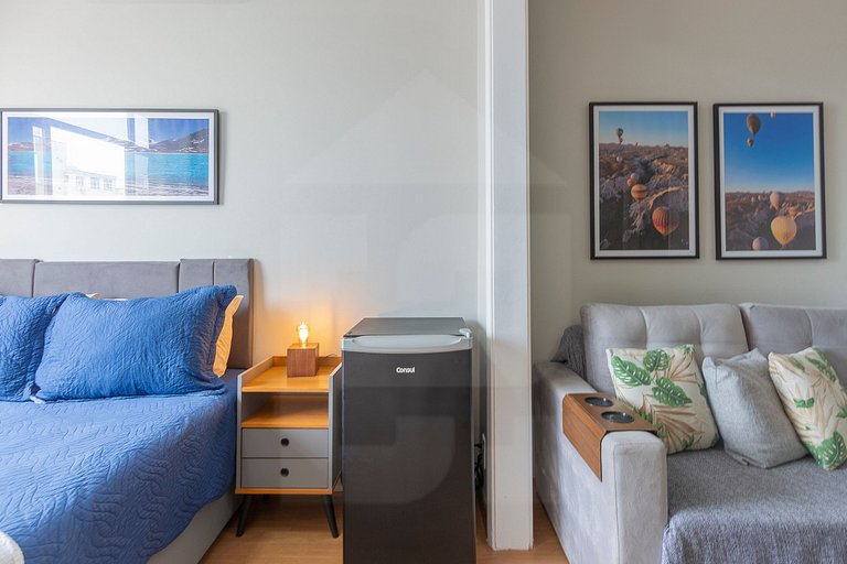 Charming Studio with Side View of the Beach