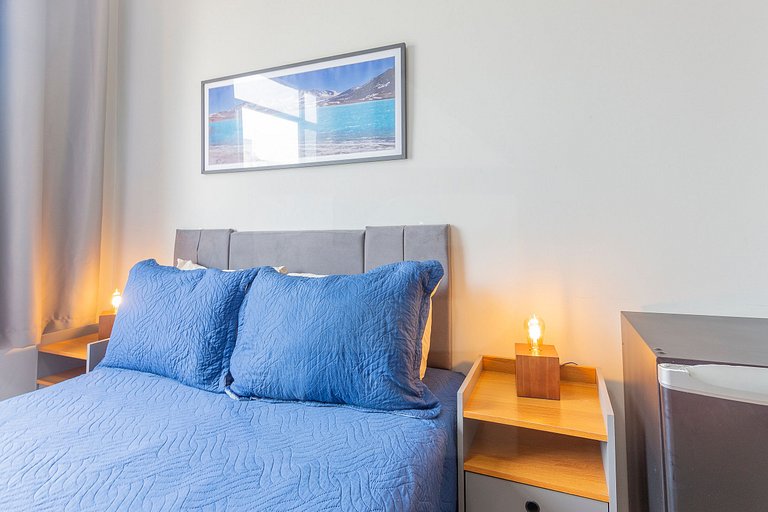 Charming Studio with Side View of the Beach