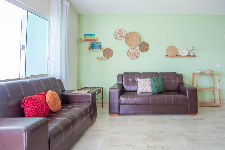 Casa Charmosa com Lagoa e Lazer em Arraial