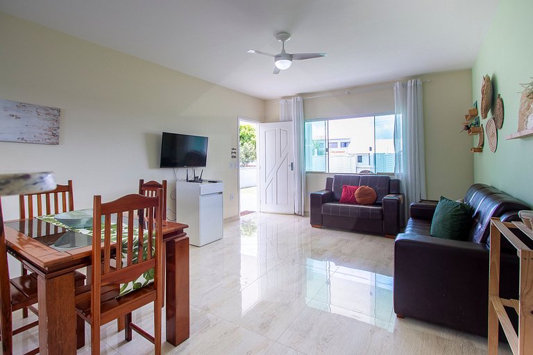 Casa Charmosa com Lagoa e Lazer em Arraial