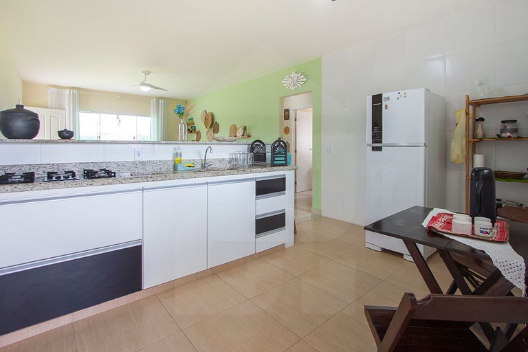 Casa Charmosa com Lagoa e Lazer em Arraial