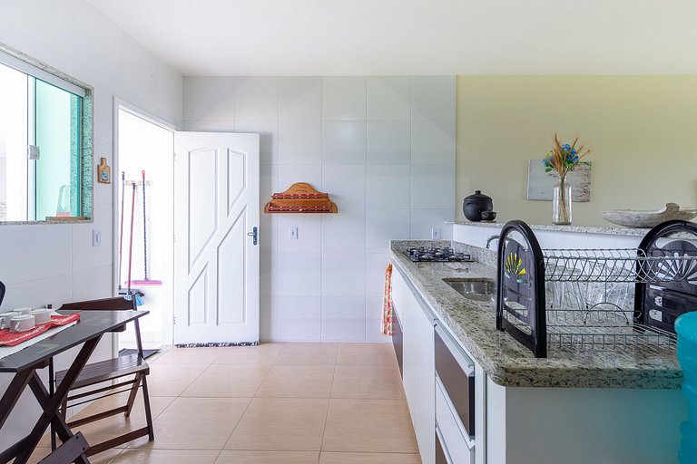 Casa Charmosa com Lagoa e Lazer em Arraial