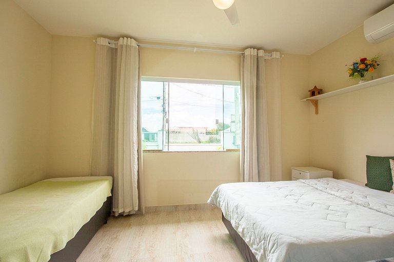 Casa Encantadora con Laguna y Ocio en Arraial