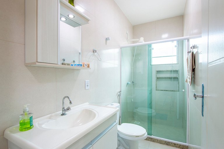 Casa Charmosa com Lagoa e Lazer em Arraial