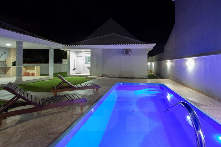 Casa Encantadora con Laguna y Ocio en Arraial