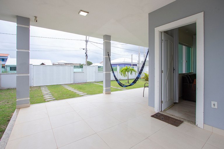 Casa Charmosa com Lagoa e Lazer em Arraial