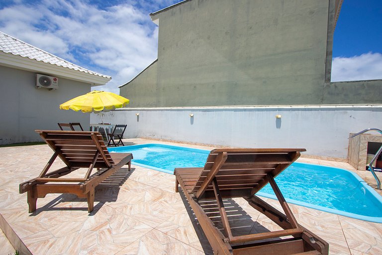 Casa Charmosa com Lagoa e Lazer em Arraial