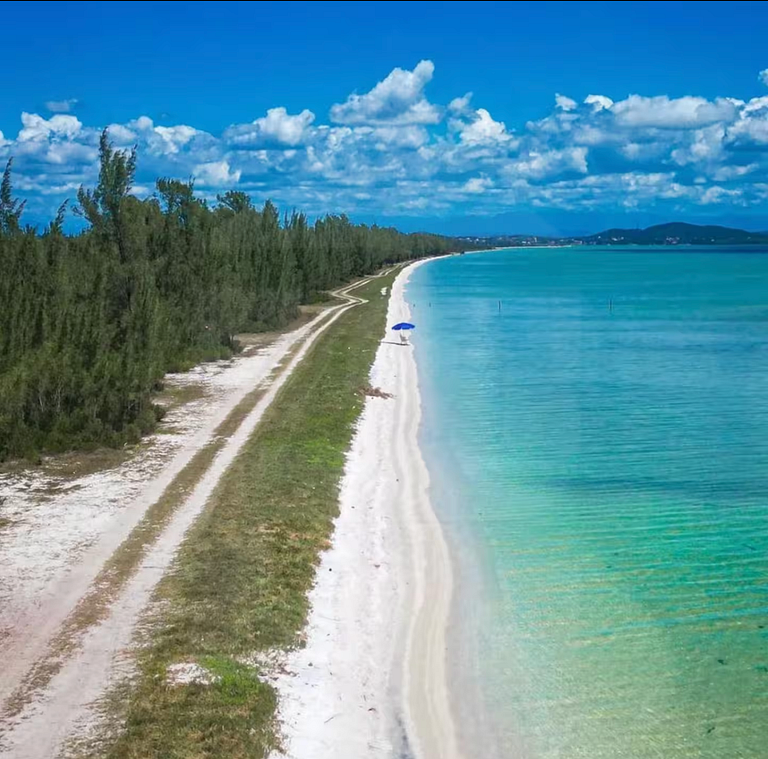 Casa Charmosa com Lagoa e Lazer em Arraial