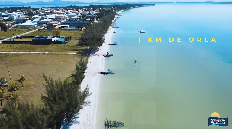Casa Charmosa com Lagoa e Lazer em Arraial