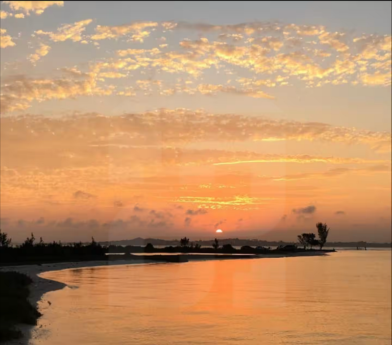Casa Encantadora con Laguna y Ocio en Arraial