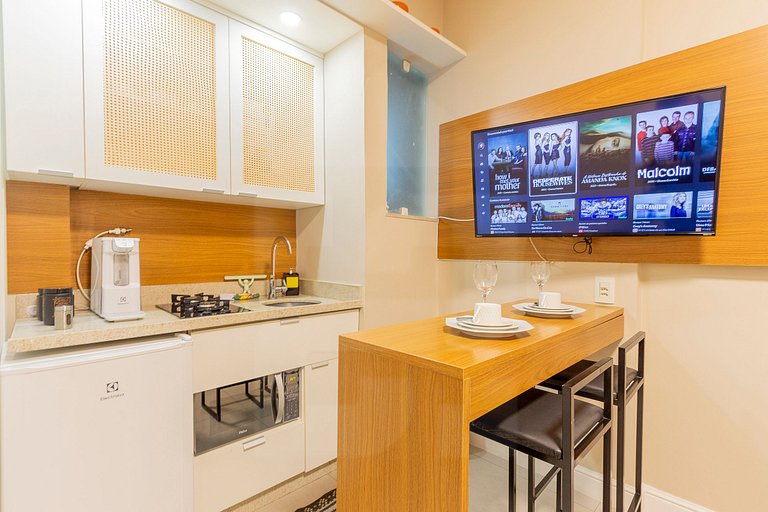 Modern with AC, 2 min from Copacabana beach | Haelo