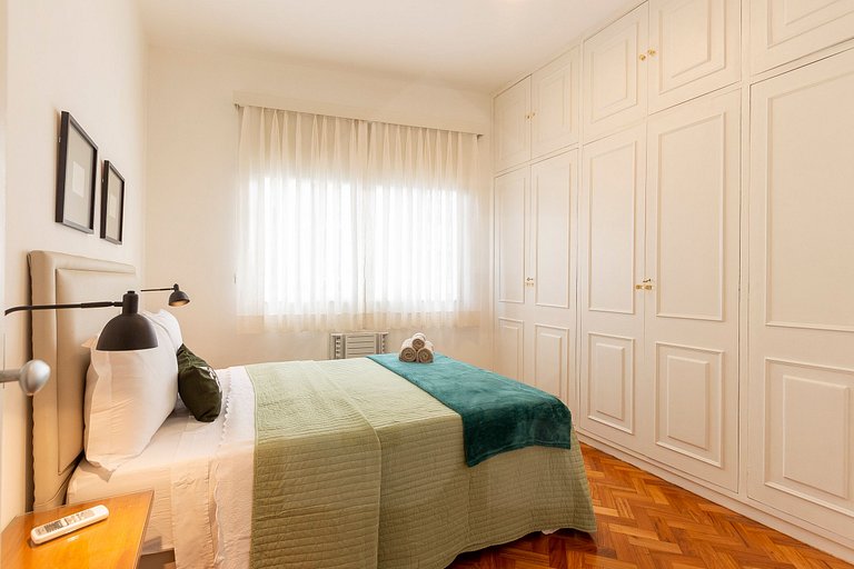 Spacious and comfortable on Copacabana Beach