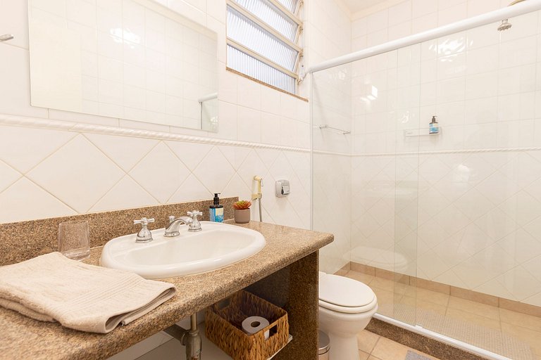 2 bedrooms with AC, near the beach and metro