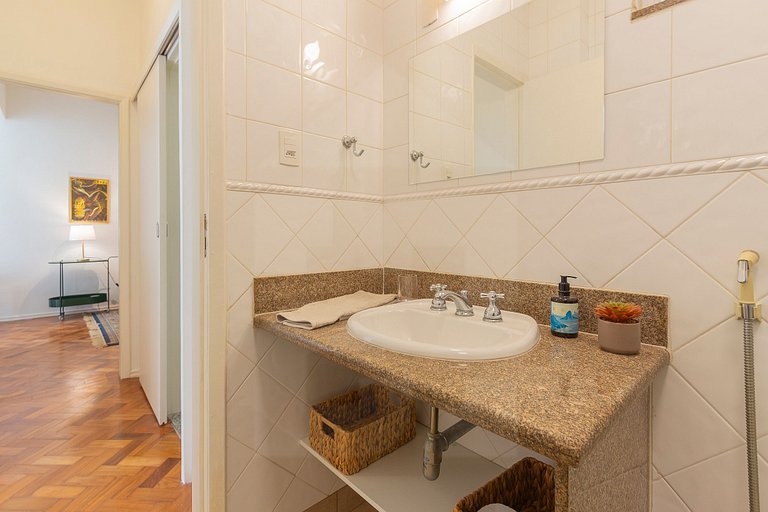 2 quartos com ar, perto da praia e do metrô | Haelo