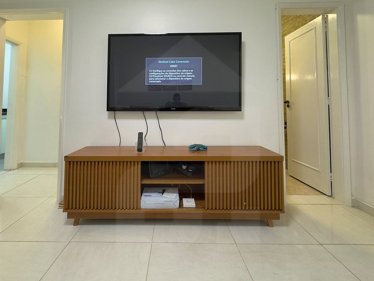 Spacious & Cozy by Copacabana Beach