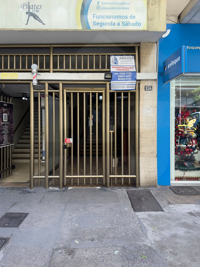 Spacious & Cozy by Copacabana Beach