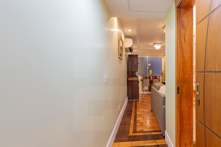 Excellent location in Copacabana, close to the sea