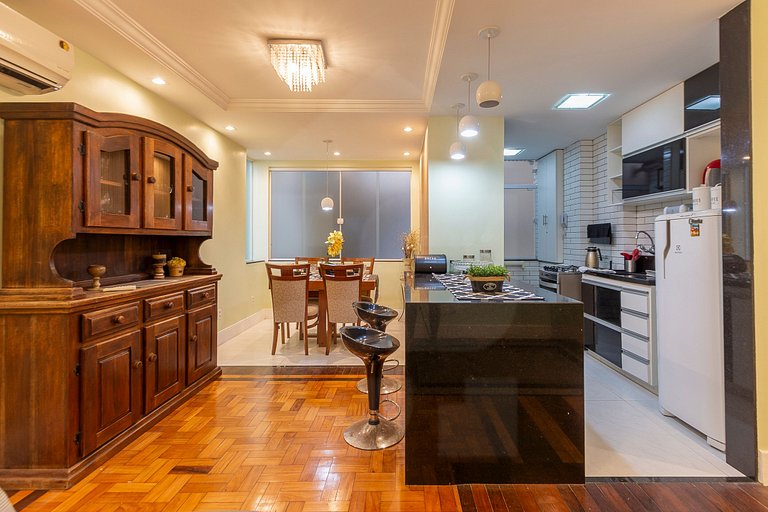 Excellent location in Copacabana, close to the sea