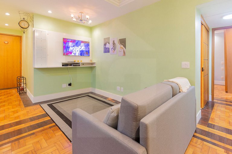 Excellent location in Copacabana, close to the sea