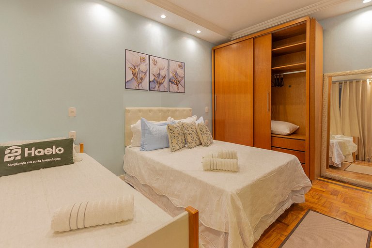 Excellent location in Copacabana, close to the sea