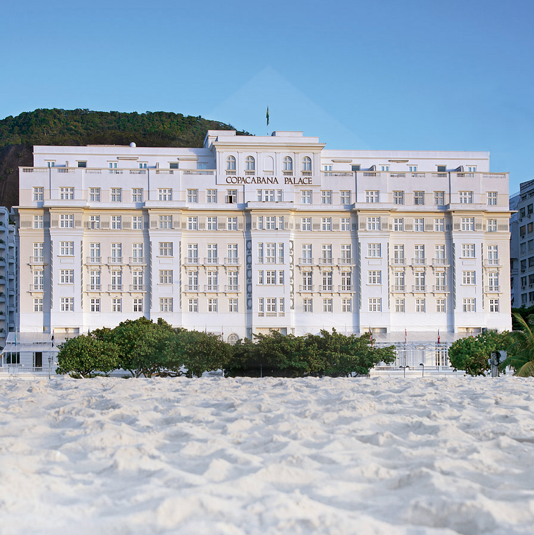 Excellent location in Copacabana, close to the sea