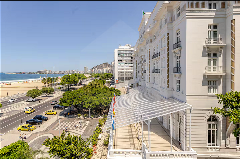 Pé na Areia - ao lado do Copacabana Palace