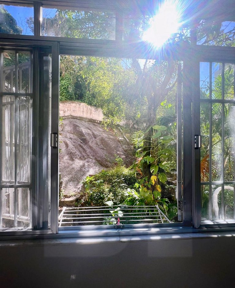 Spacious and Quiet Studio Near the Beach