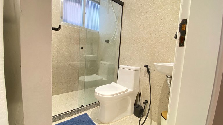 Spacious and elegant 200m from Copacabana Beach