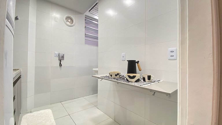 Spacious and elegant 200m from Copacabana Beach