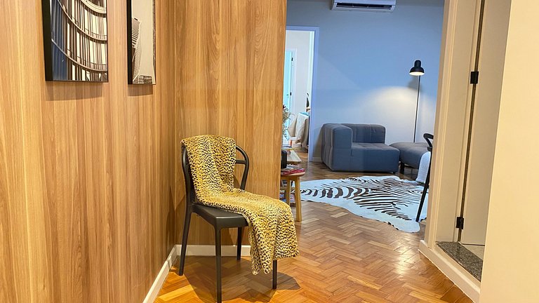 Spacious and elegant 200m from Copacabana Beach