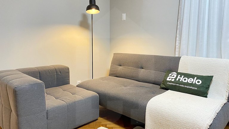 Spacious and elegant 200m from Copacabana Beach