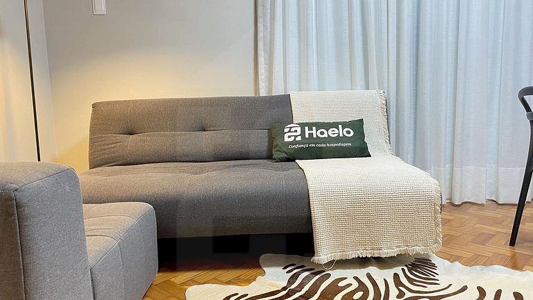 Spacious and elegant 200m from Copacabana Beach