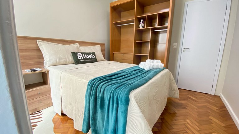 Spacious and elegant 200m from Copacabana Beach