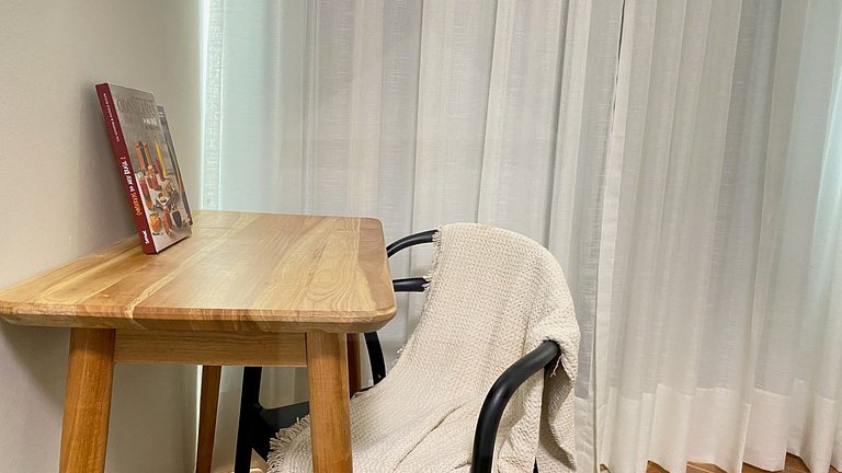 Spacious and elegant 200m from Copacabana Beach