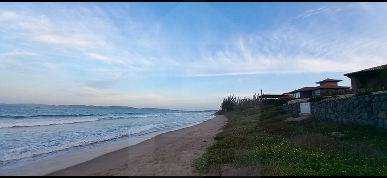 Conforto e Piscina ao Lado da Praia