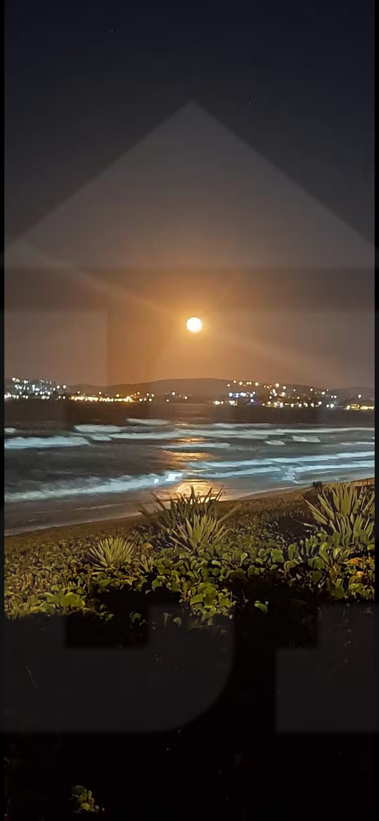 Conforto y piscina junto a la playa
