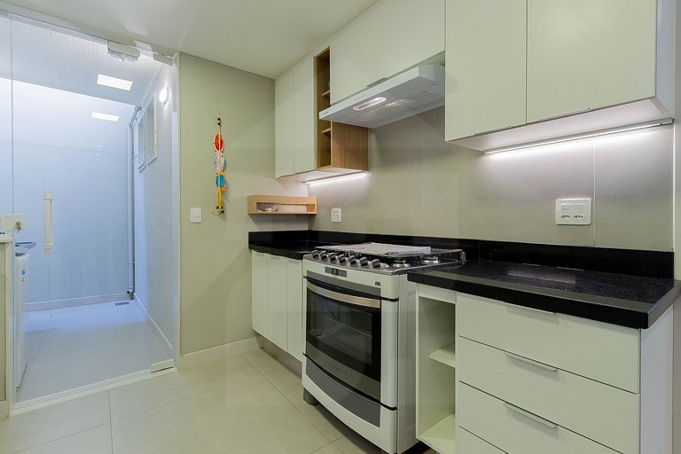 2 Quartos com Ar ao Lado da Praia e do Metrô