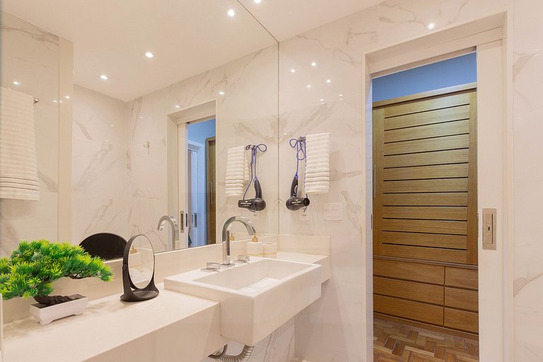 2 habitaciones junto a la playa y al metro