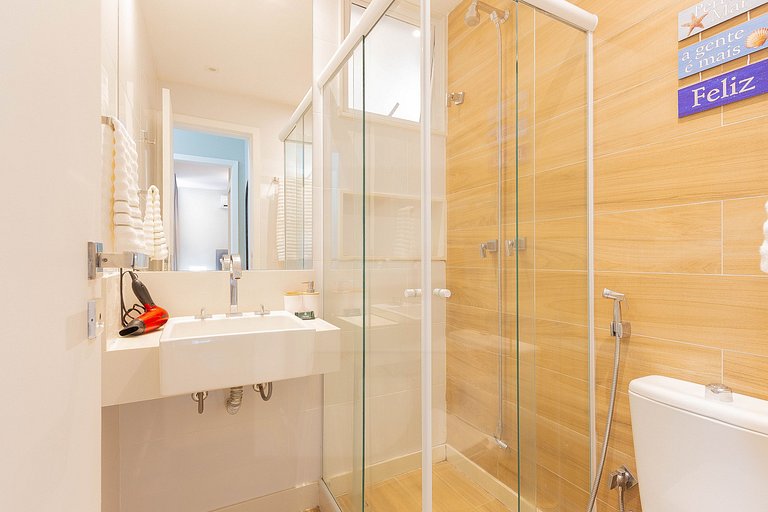 2 habitaciones junto a la playa y al metro