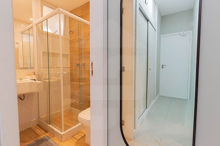 2 Quartos com Ar ao Lado da Praia e do Metrô