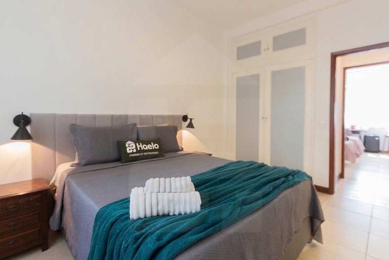 Sea View Comfort and Great Location