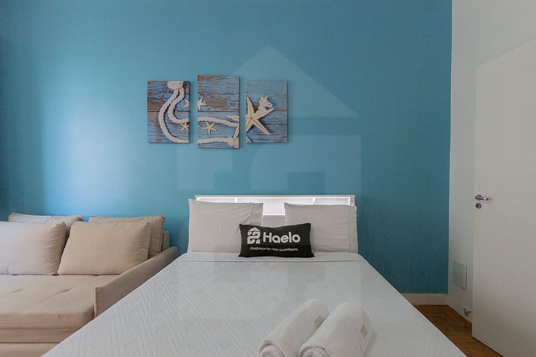 Relax in Copacabana with a Sea View